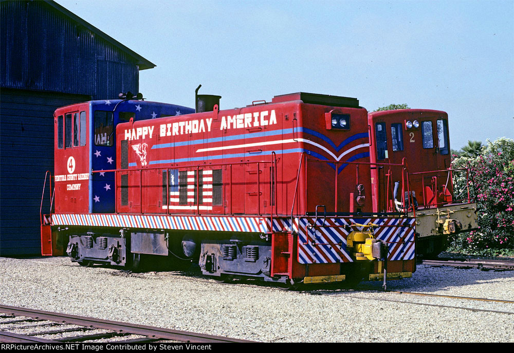 Ventura County 70 ton #4 in Bicentennial paint